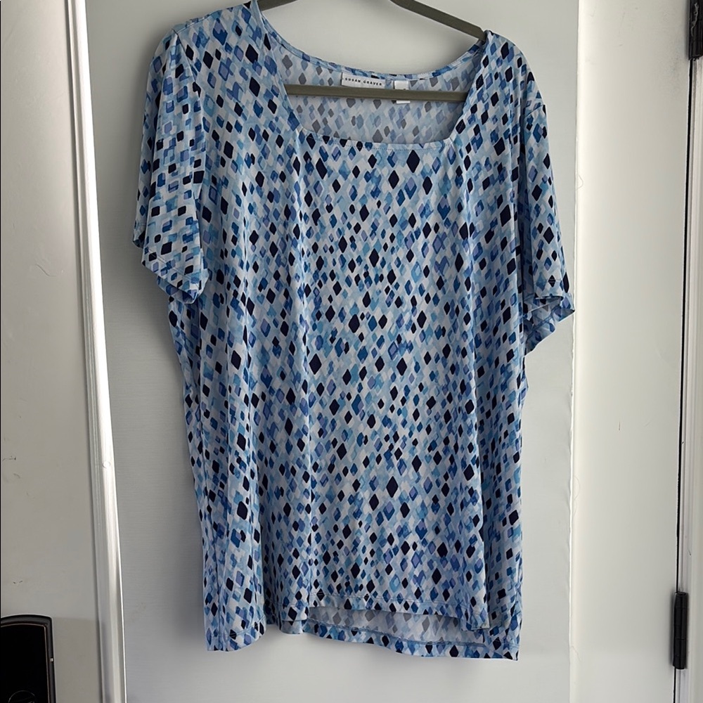 Susan Graver Blue Short Sleeve dressy Tee size XL. Tub 3